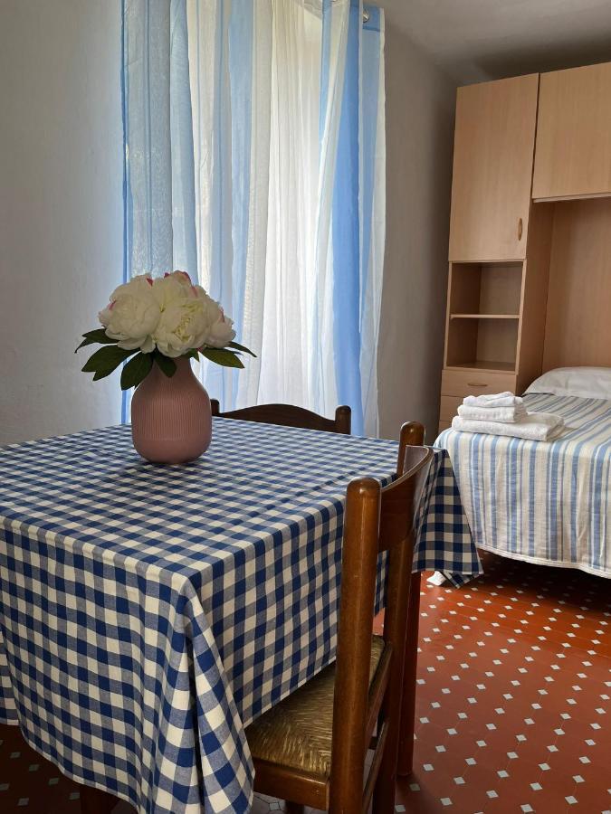 Casa Violetta Bed & Breakfast Marina di Massa Exteriör bild