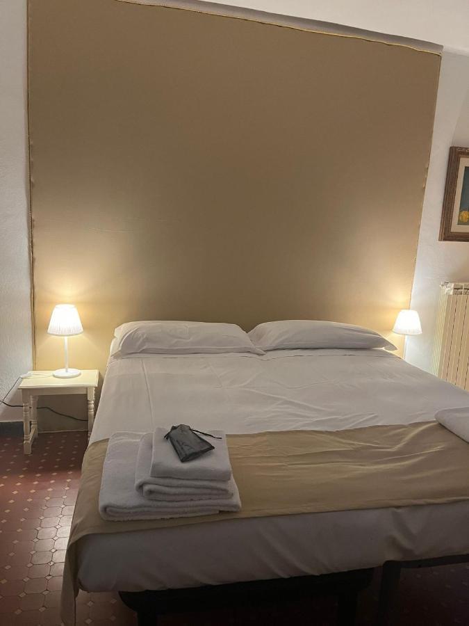 Casa Violetta Bed & Breakfast Marina di Massa Exteriör bild