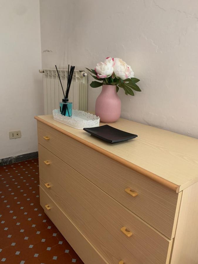 Casa Violetta Bed & Breakfast Marina di Massa Exteriör bild