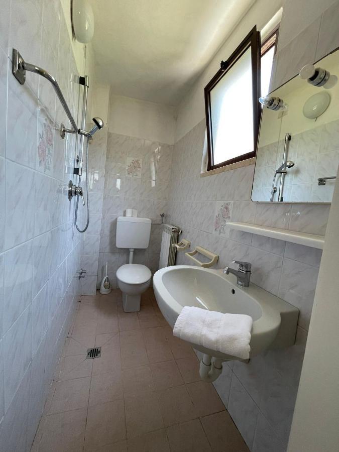 Casa Violetta Bed & Breakfast Marina di Massa Exteriör bild