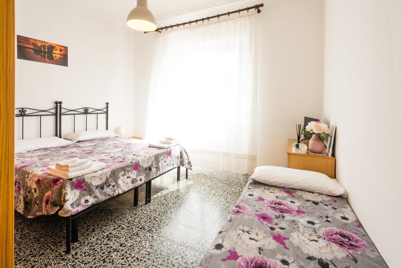 Casa Violetta Bed & Breakfast Marina di Massa Exteriör bild